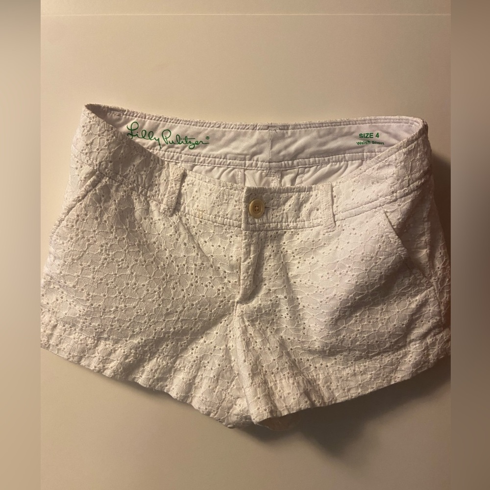 White Lilly Pulitzer Walsh shorts, size 4